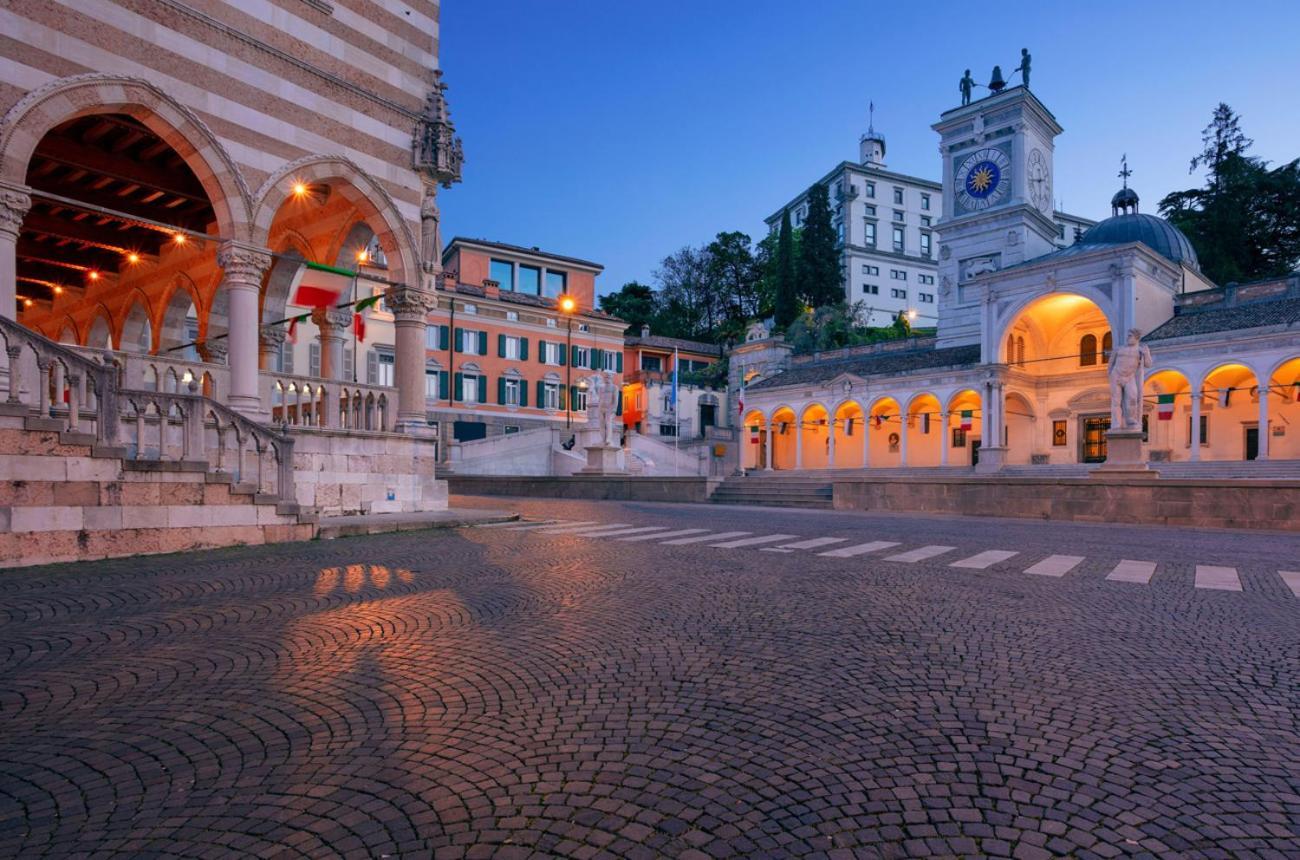 Ferienwohnung Ampio Trilocale A Udine Centro Exterior foto